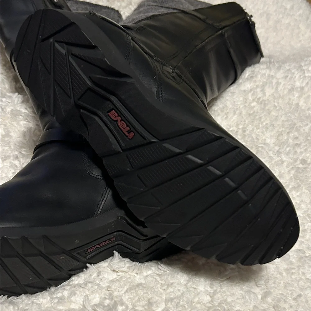 Teva New Black and Gray Winter Boots